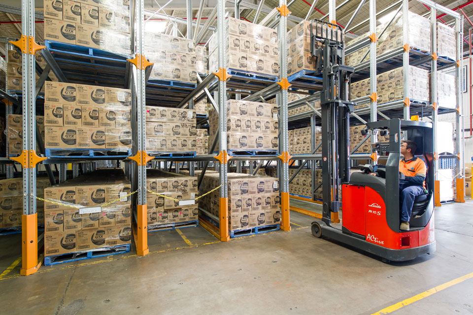 Superbuild pallet racking by Metalsistem